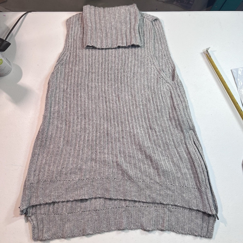 J.O.A. Los Angeles‎ Camel Gray Sleeveless Turtleneck Knit Sweater Small Casual